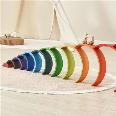 Jouet arc-en-ciel empilable en bois